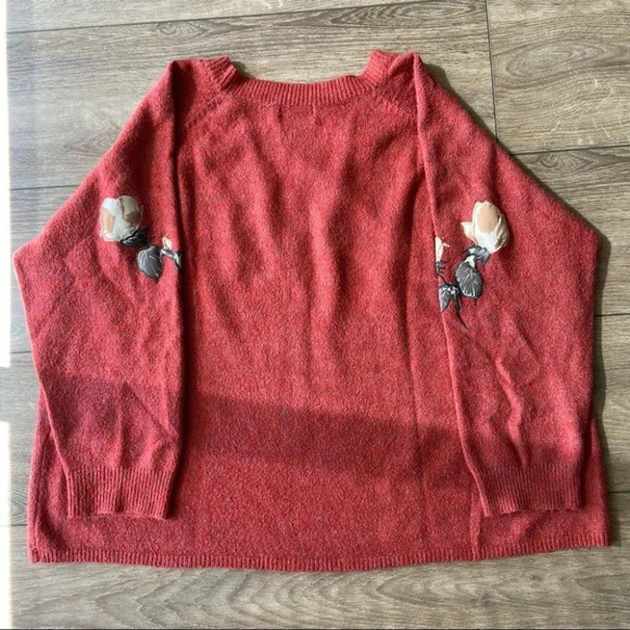 Gabrielle Molly Bracken Floral  Ribbed Sweater - Picture 15 of 16